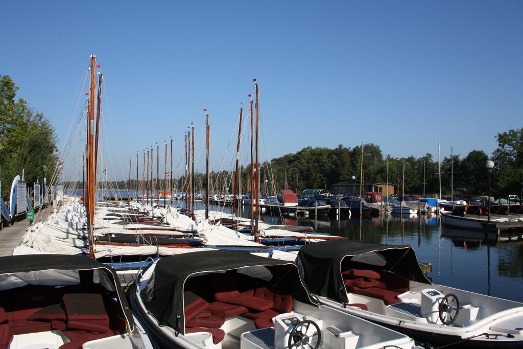 Holiday Home De Zuwe - Loosdrecht Kortenhoef Ruang foto